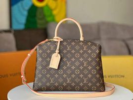 Picture of LV Lady Handbags _SKUfw154478760fw